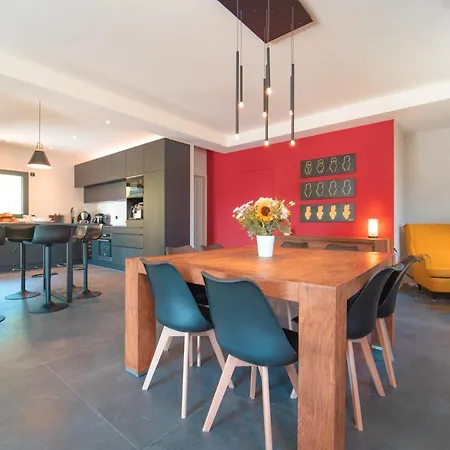 Villa Rubis By Precious Houses *